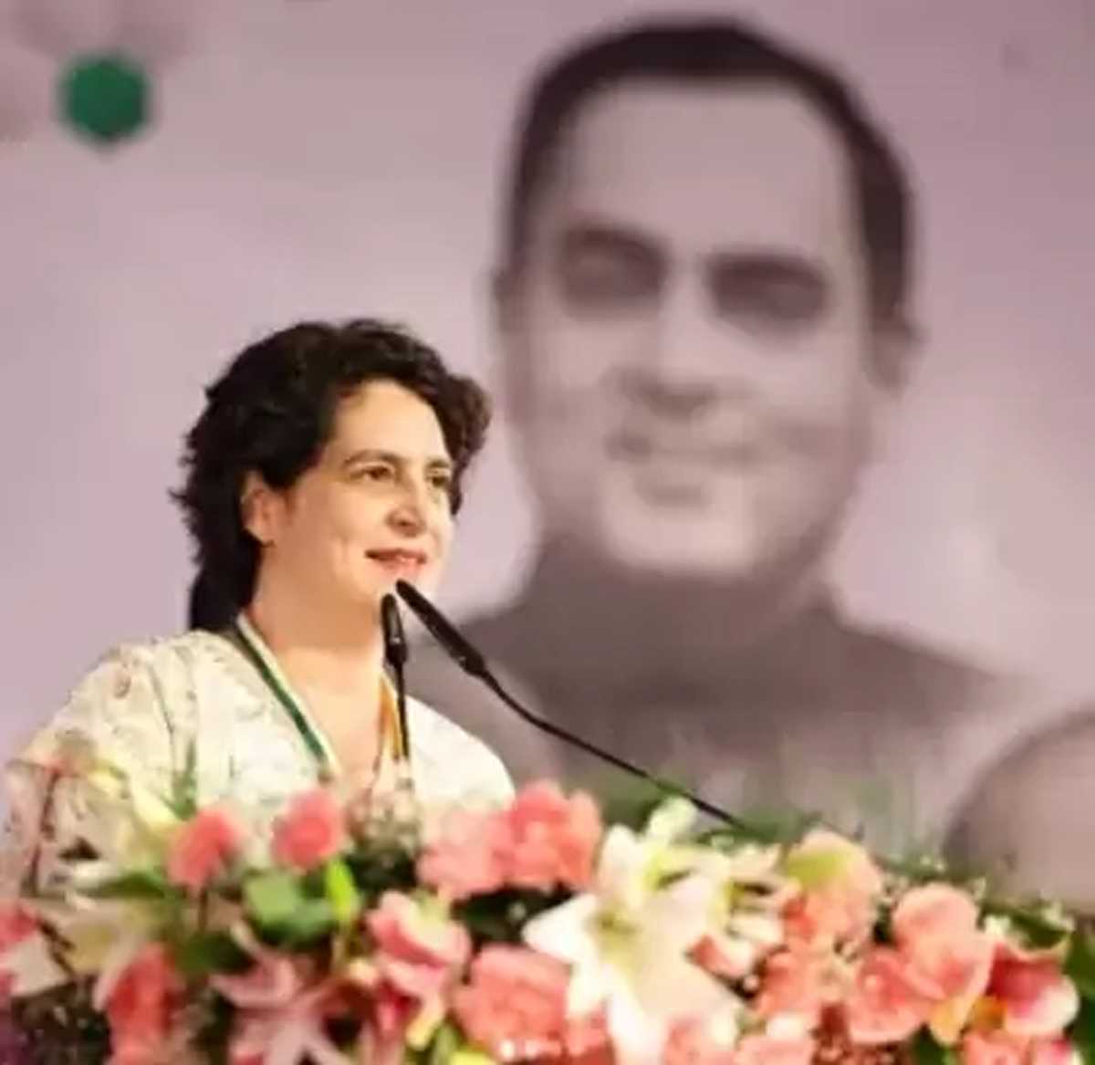 किसान की आमदनी घट रही, रोजगार कम होते जा रहे, महंगाई बढ़ती जा रही : प्रियंका गांधी